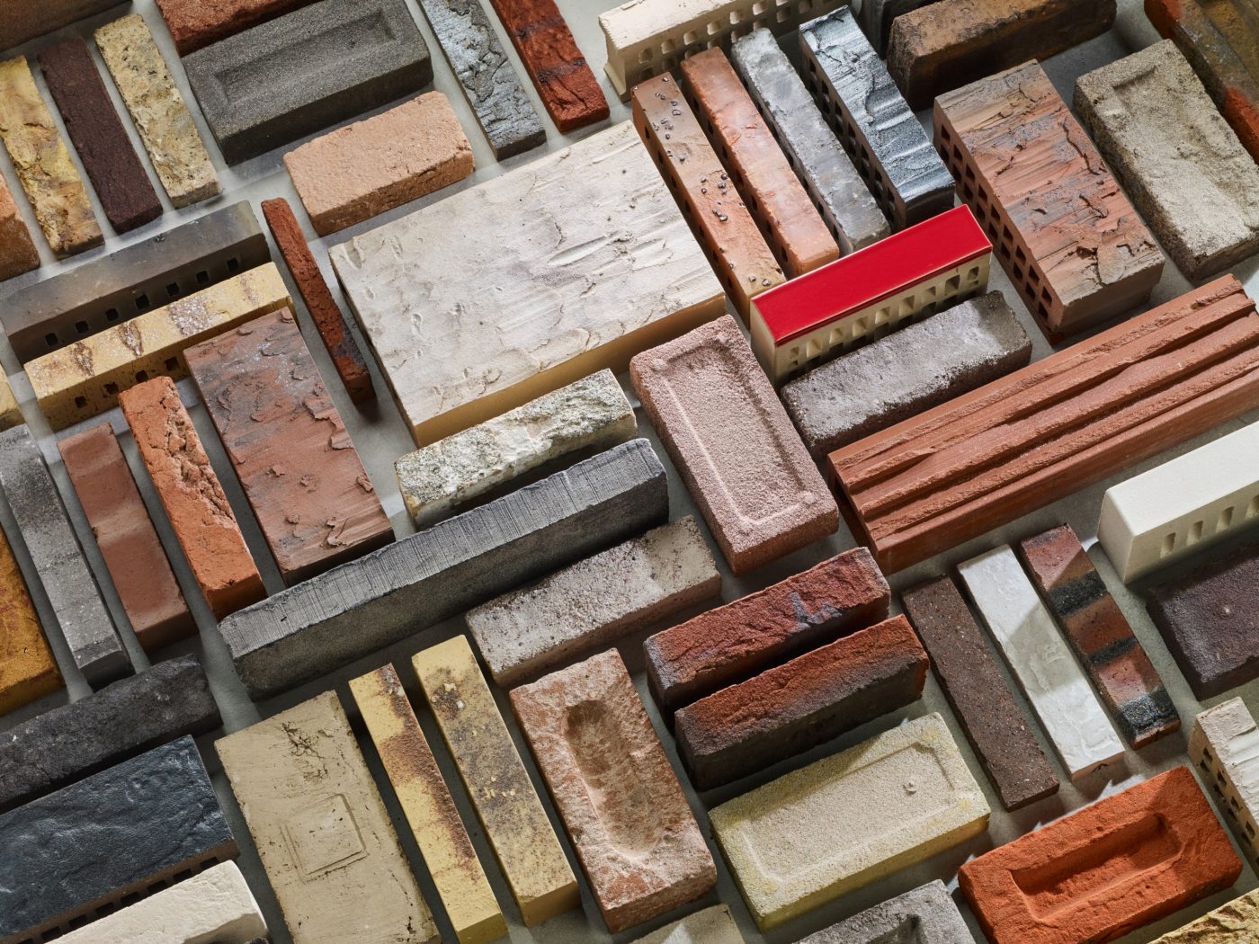 Sfeerbeeld van gevelstenen collectie