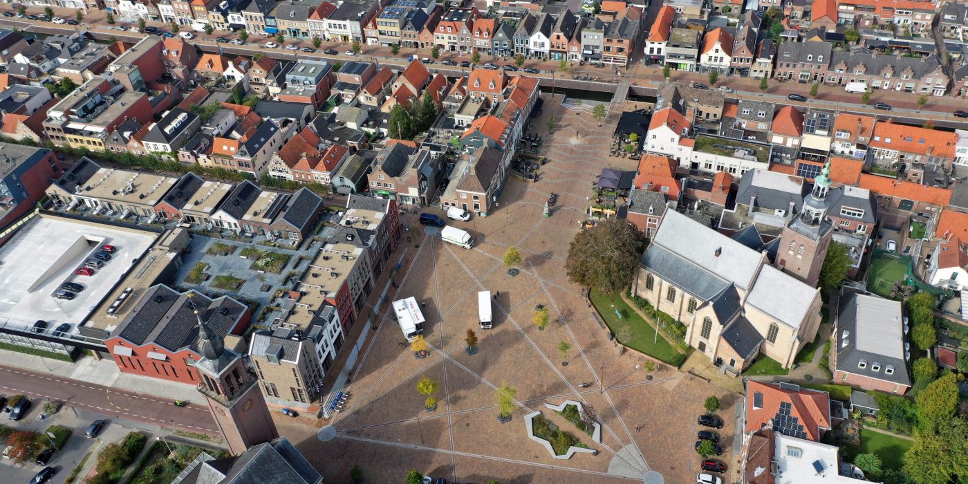 Herinrichting markt en havenkades, Zevenbergen | Straatbakstenen: Auraton WF - Auraton DF - Bruno WF - Bruno DF - Bruno KK80